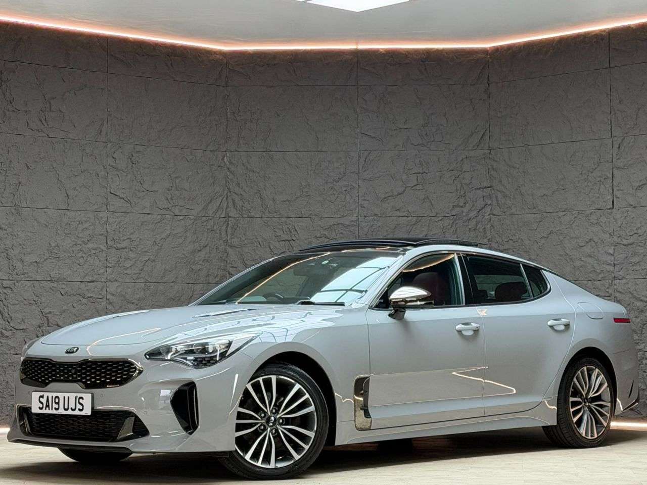 A 2019 KIA STINGER 2.2 CRDi GT-Line S Gran Turismo 5dr Diesel Auto Euro 6 (s/s) (197 bhp) SUNR A 2019 KIA STINGER 2.2 CRDi GT-Line S Gran Turismo 5dr Diesel Auto Euro 6 (s/s) (197 bhp) SUNR