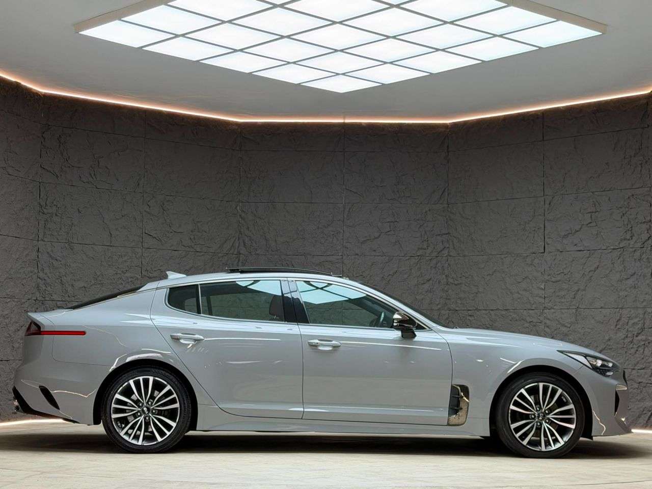 2019 KIA STINGER 2019 KIA STINGER