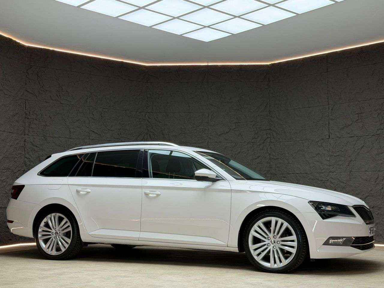 2016 SKODA SUPERB 2016 SKODA SUPERB
