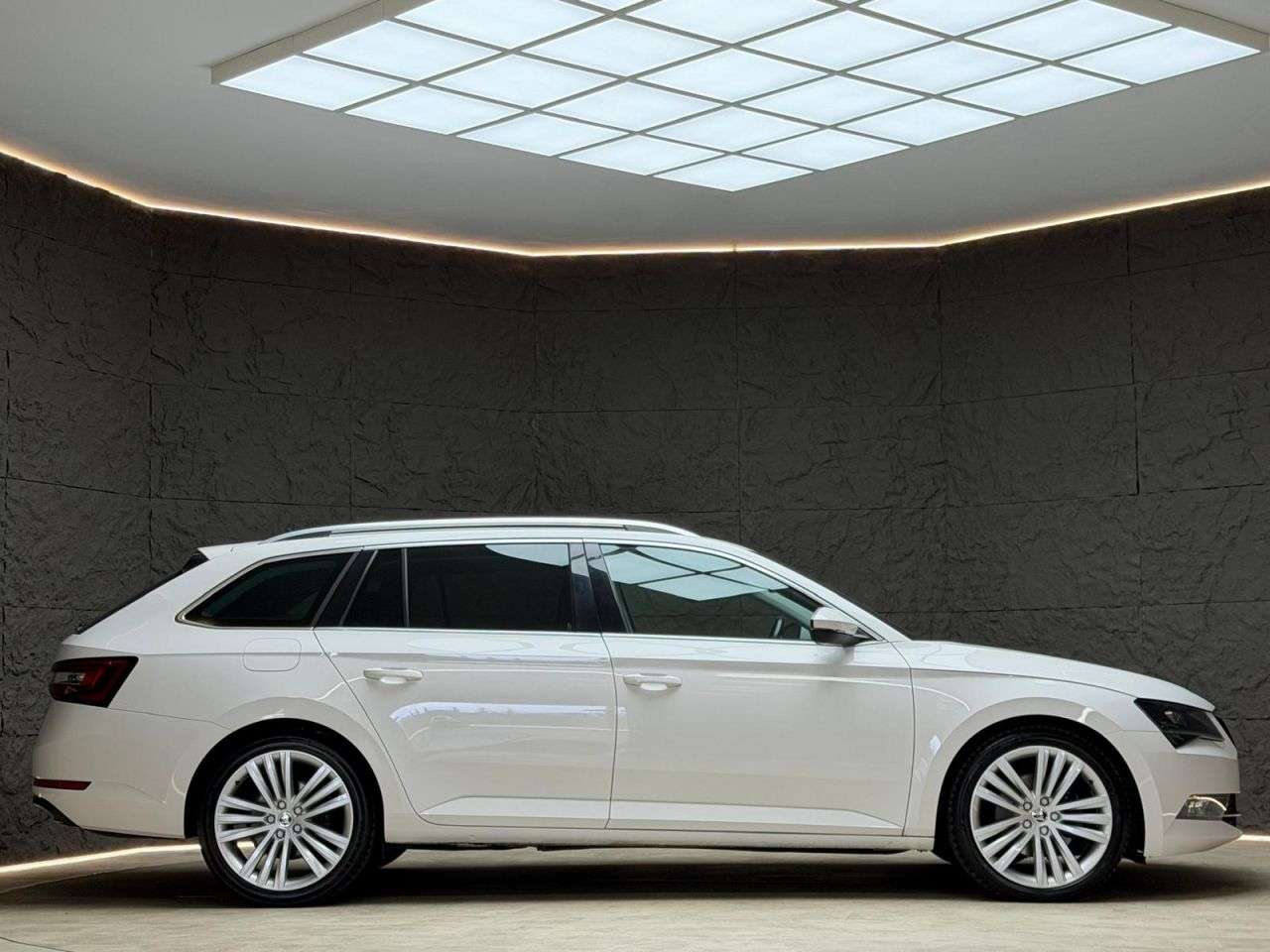 2016 SKODA SUPERB 2016 SKODA SUPERB