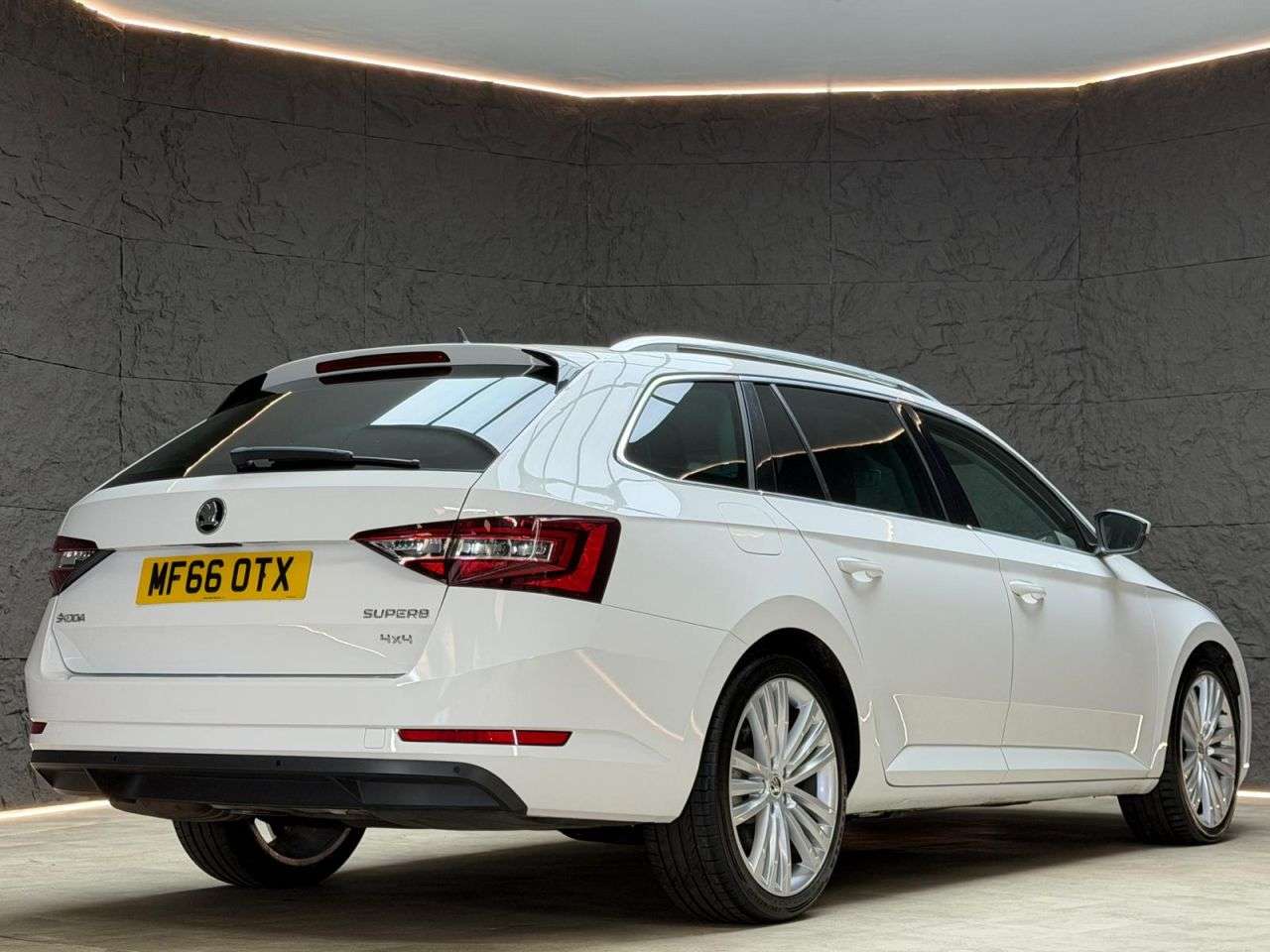 2016 SKODA SUPERB 2016 SKODA SUPERB