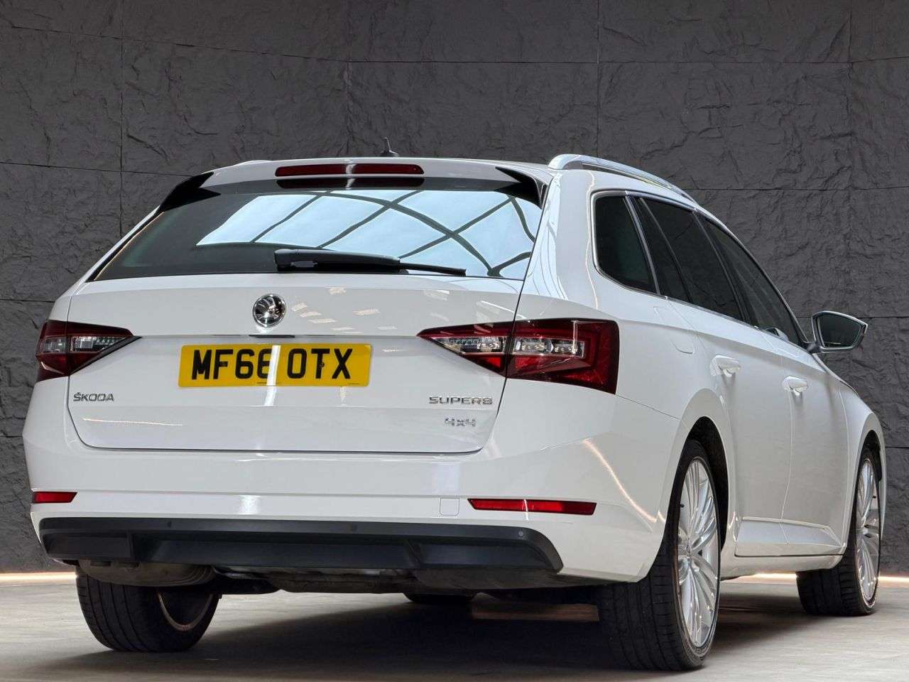 2016 SKODA SUPERB 2016 SKODA SUPERB