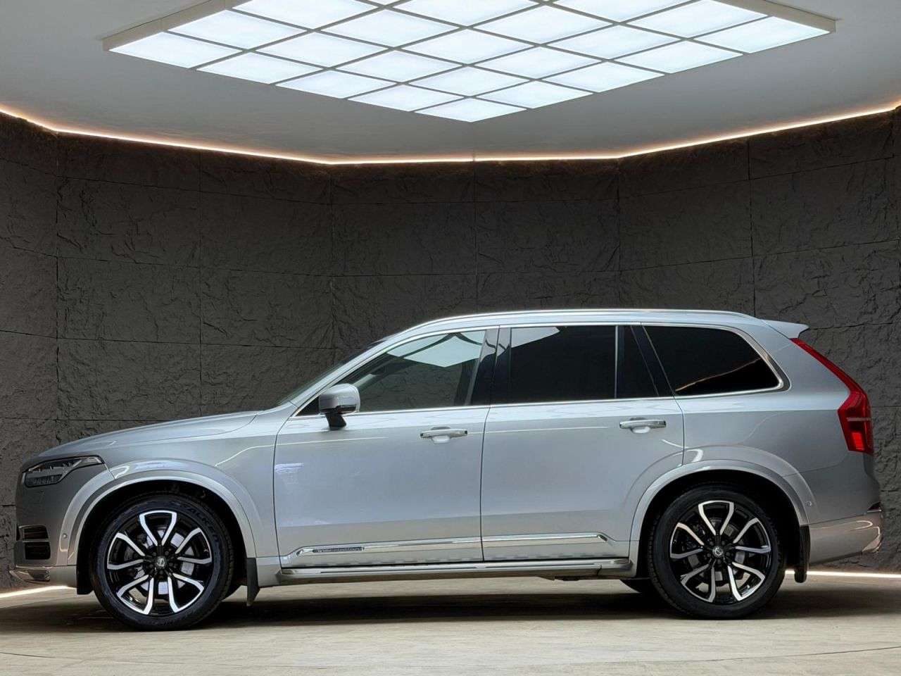 A 2017 VOLVO XC90 2.0 D5 PowerPulse Inscription SUV 5dr Diesel Auto 4WD Euro 6 (s/s) (235 ps) A 2017 VOLVO XC90 2.0 D5 PowerPulse Inscription SUV 5dr Diesel Auto 4WD Euro 6 (s/s) (235 ps)