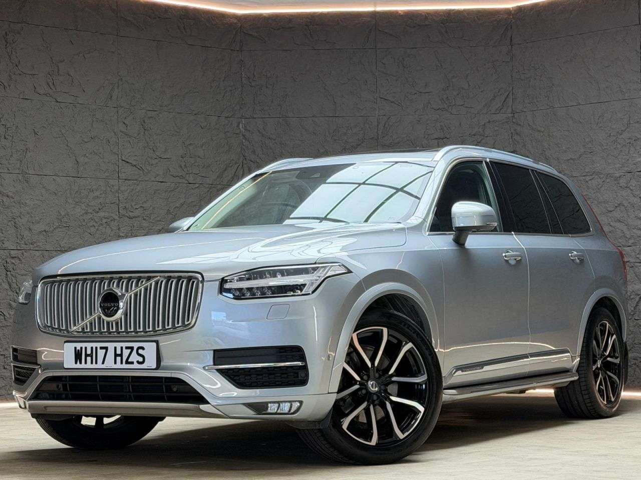 A 2017 VOLVO XC90 2.0 D5 PowerPulse Inscription SUV 5dr Diesel Auto 4WD Euro 6 (s/s) (235 ps) A 2017 VOLVO XC90 2.0 D5 PowerPulse Inscription SUV 5dr Diesel Auto 4WD Euro 6 (s/s) (235 ps)