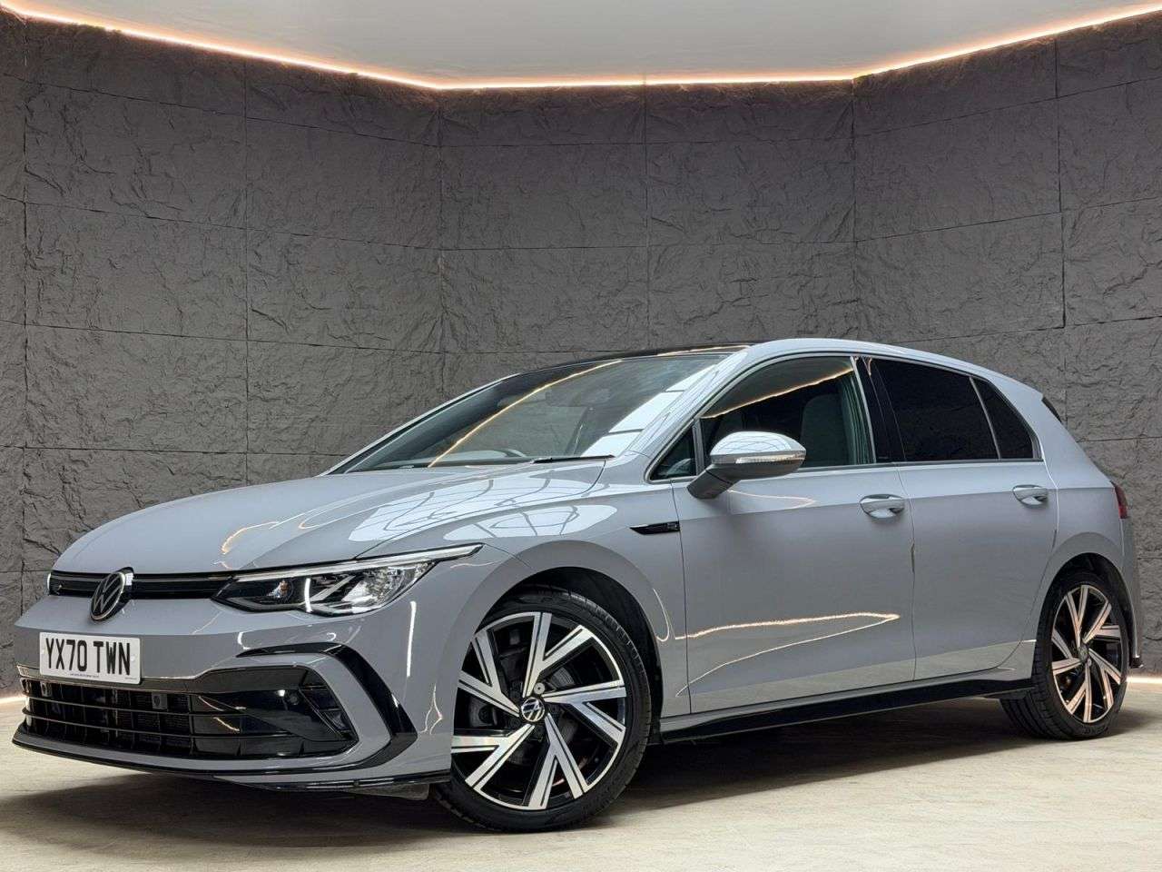 A 2020 VOLKSWAGEN GOLF 1.5 TSI R-Line Hatchback 5dr Petrol Manual Euro 6 (s/s) (150 ps) SUNROOF, 1 A 2020 VOLKSWAGEN GOLF 1.5 TSI R-Line Hatchback 5dr Petrol Manual Euro 6 (s/s) (150 ps) SUNROOF, 1