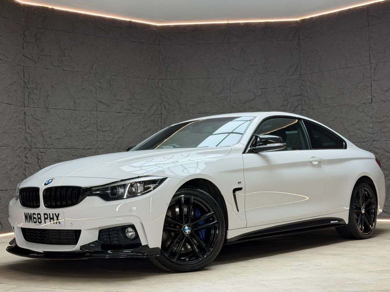 A 2018 BMW 4 SERIES 3.0 435d M Sport Coupe 2dr Diesel Auto xDrive Euro 6 (s/s) (313 ps) FSH, SU A 2018 BMW 4 SERIES 3.0 435d M Sport Coupe 2dr Diesel Auto xDrive Euro 6 (s/s) (313 ps) FSH, SU
