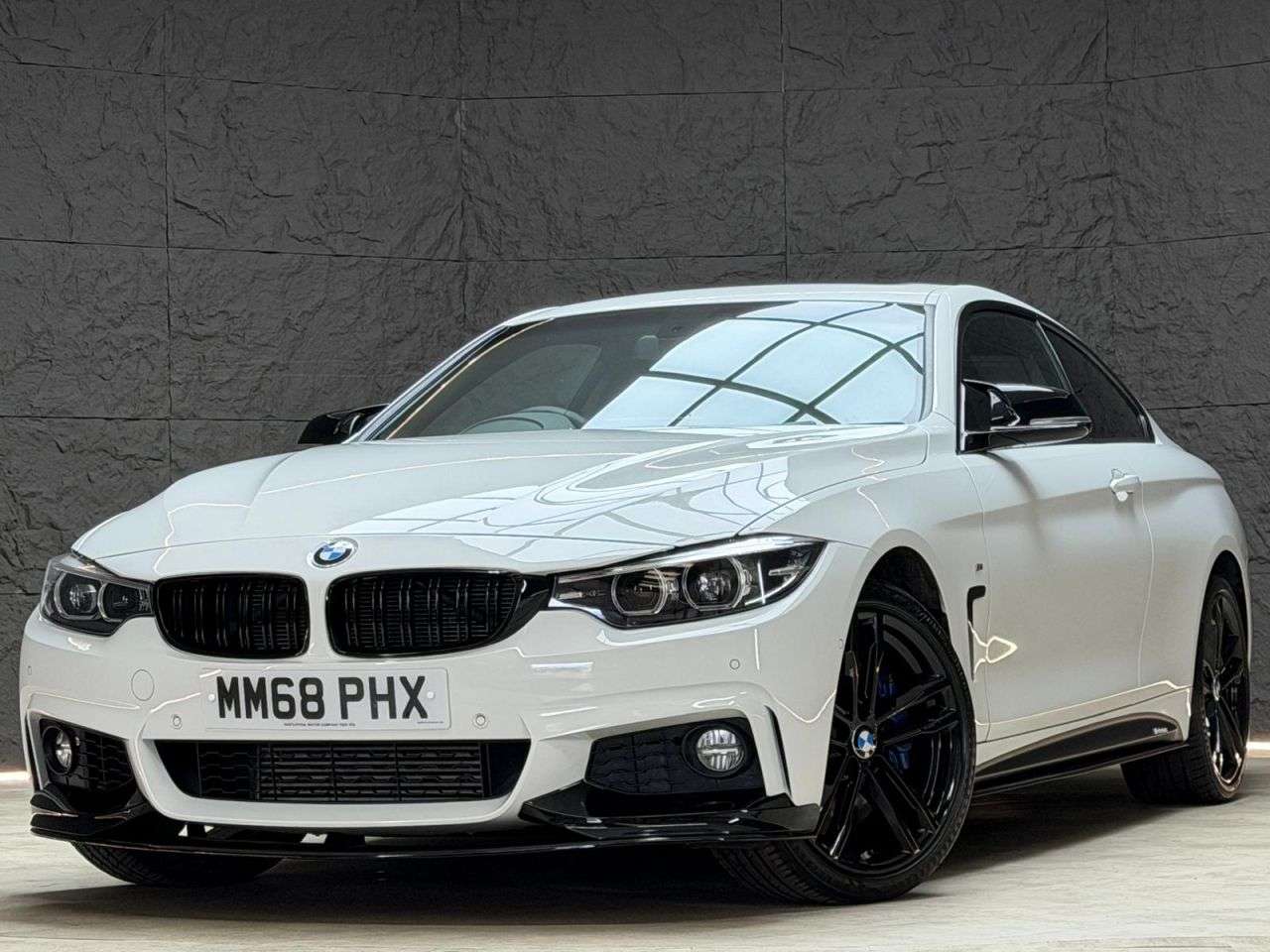A 2018 BMW 4 SERIES 3.0 435d M Sport Coupe 2dr Diesel Auto xDrive Euro 6 (s/s) (313 ps) FSH, SU A 2018 BMW 4 SERIES 3.0 435d M Sport Coupe 2dr Diesel Auto xDrive Euro 6 (s/s) (313 ps) FSH, SU