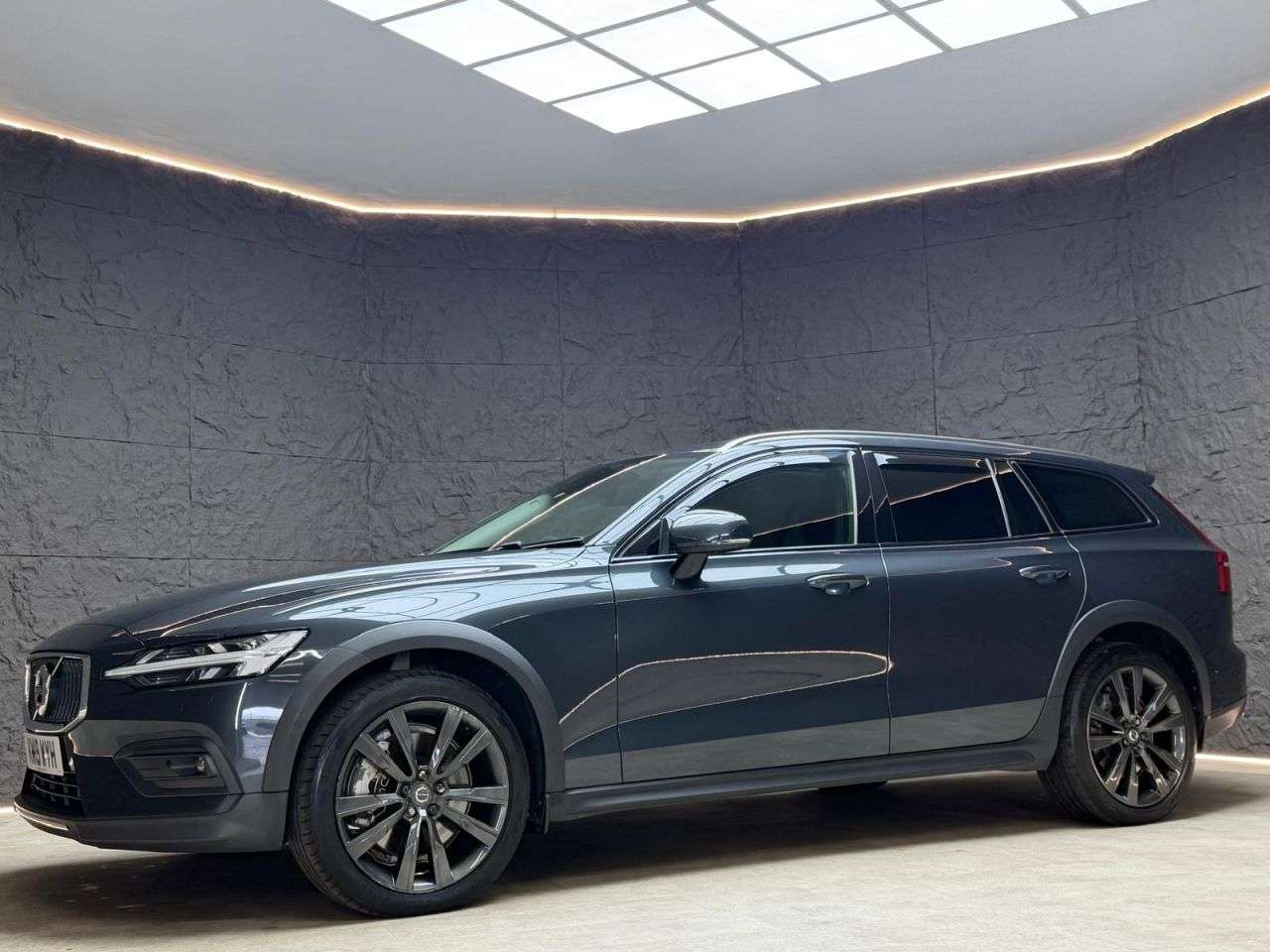2019 VOLVO V60 CROSS COUNTRY 2019 VOLVO V60 CROSS COUNTRY
