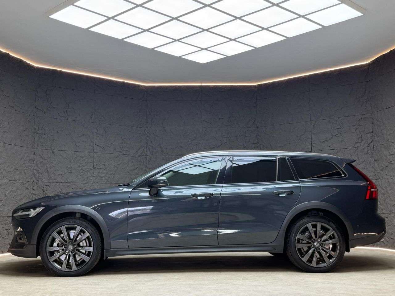 2019 VOLVO V60 CROSS COUNTRY 2019 VOLVO V60 CROSS COUNTRY