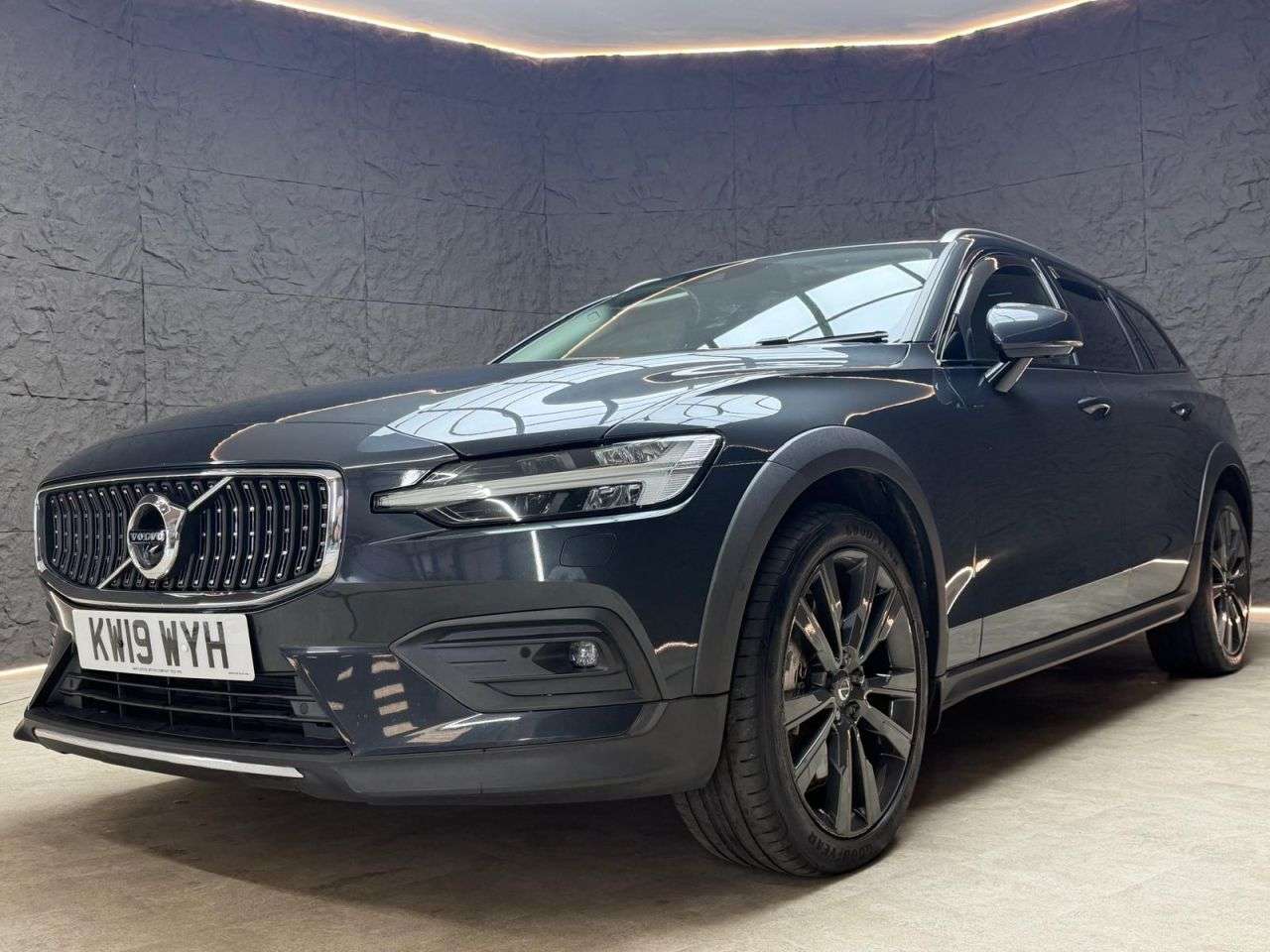 2019 VOLVO V60 CROSS COUNTRY 2019 VOLVO V60 CROSS COUNTRY
