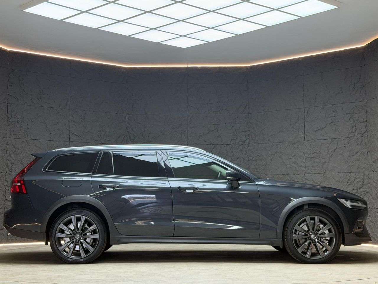 2019 VOLVO V60 CROSS COUNTRY 2019 VOLVO V60 CROSS COUNTRY
