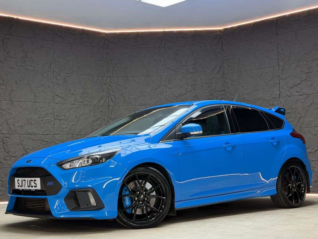 A 2017 FORD FOCUS 2.3T EcoBoost RS Hatchback 5dr Petrol Manual AWD Euro 6 (s/s) (350 ps) SUNR A 2017 FORD FOCUS 2.3T EcoBoost RS Hatchback 5dr Petrol Manual AWD Euro 6 (s/s) (350 ps) SUNR