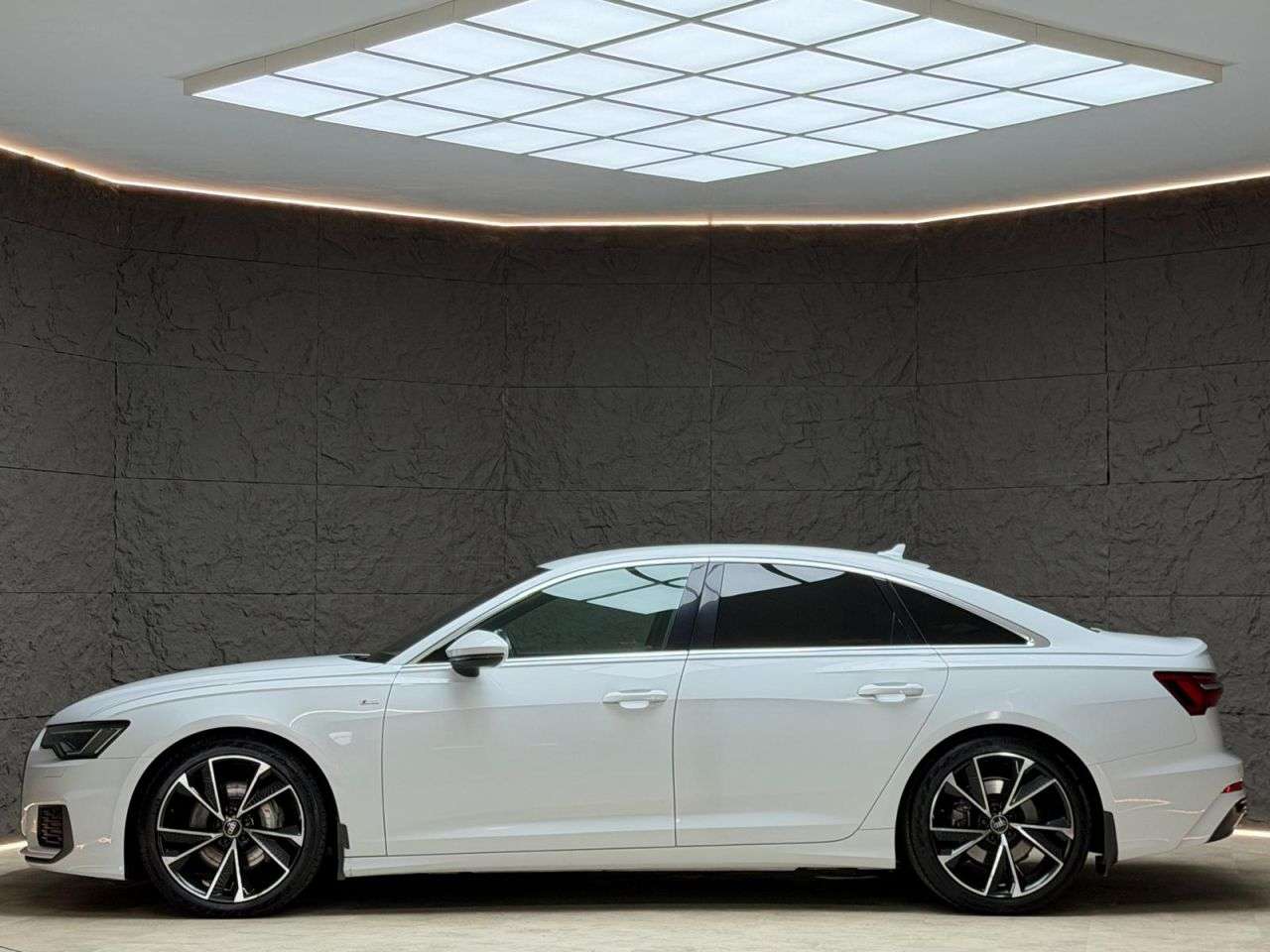 A 2018 AUDI A6 SALOON 3.0 TDI V6 50 S line Saloon 4dr Diesel Tiptronic quattro Euro 6 (s/s) (286 A 2018 AUDI A6 SALOON 3.0 TDI V6 50 S line Saloon 4dr Diesel Tiptronic quattro Euro 6 (s/s) (286