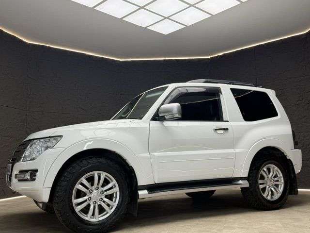 A 2018 MITSUBISHI SHOGUN 3.2 DI-DC Warrior SUV 3dr Diesel Auto 4WD SWB Euro 6 (187 ps) HEATED SEATS, A 2018 MITSUBISHI SHOGUN 3.2 DI-DC Warrior SUV 3dr Diesel Auto 4WD SWB Euro 6 (187 ps) HEATED SEATS,