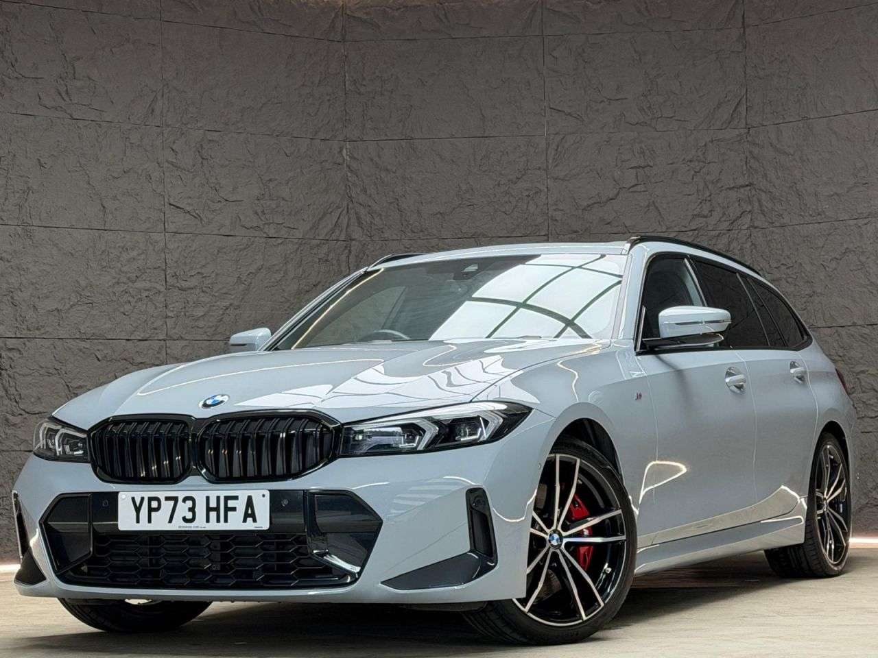 A 2023 BMW 3 SERIES 2.0 320d MHT M Sport Touring 5dr Diesel Hybrid Auto Euro 6 (s/s) (190 ps) S A 2023 BMW 3 SERIES 2.0 320d MHT M Sport Touring 5dr Diesel Hybrid Auto Euro 6 (s/s) (190 ps) S