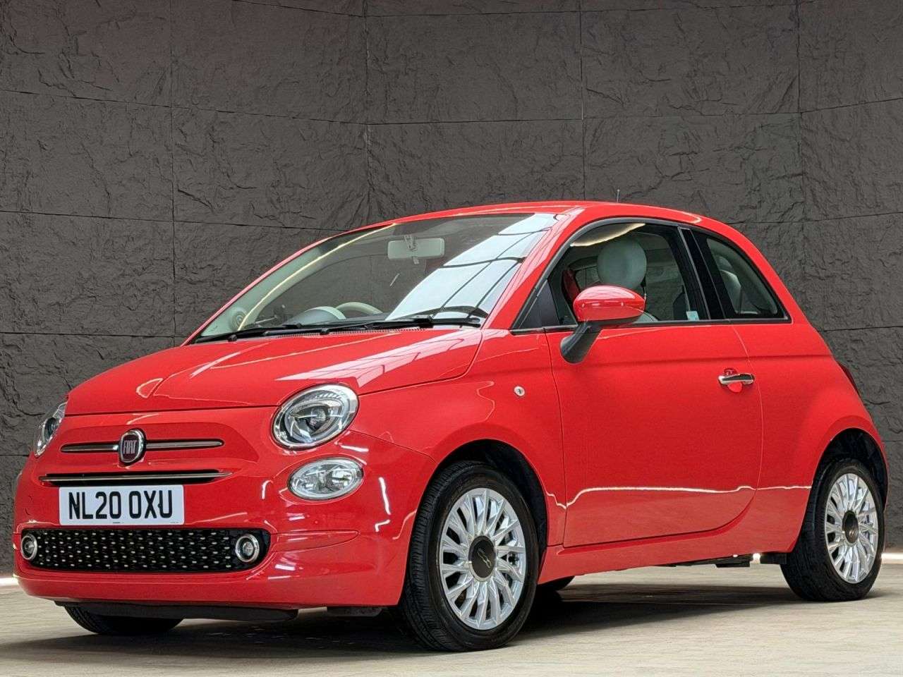 A 2020 FIAT 500 1.2 Lounge Hatchback 3dr Petrol Manual Euro 6 (s/s) (69 bhp) * GREAT BEGINN A 2020 FIAT 500 1.2 Lounge Hatchback 3dr Petrol Manual Euro 6 (s/s) (69 bhp) * GREAT BEGINN