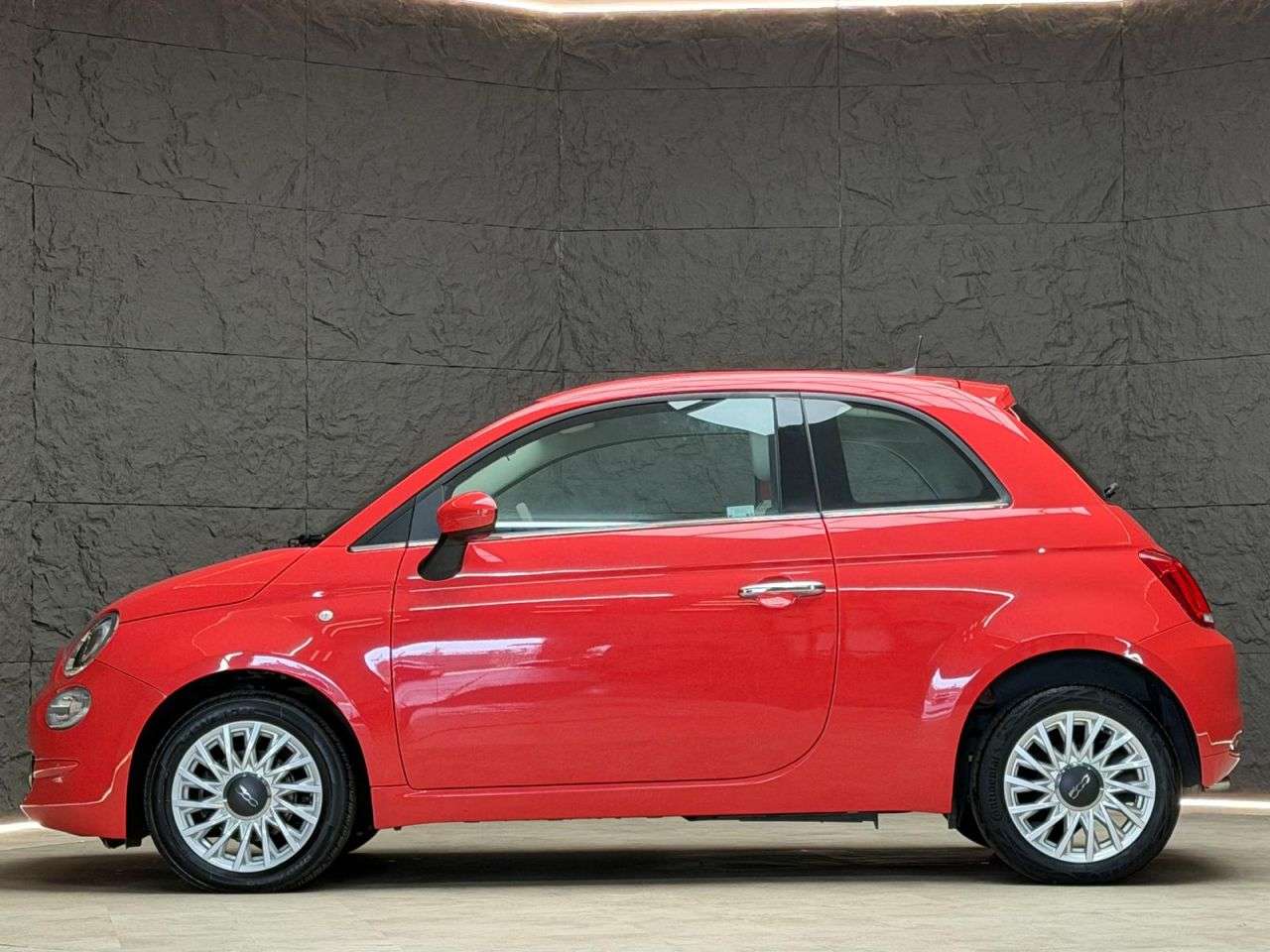 A 2020 FIAT 500 1.2 Lounge Hatchback 3dr Petrol Manual Euro 6 (s/s) (69 bhp) * GREAT BEGINN A 2020 FIAT 500 1.2 Lounge Hatchback 3dr Petrol Manual Euro 6 (s/s) (69 bhp) * GREAT BEGINN