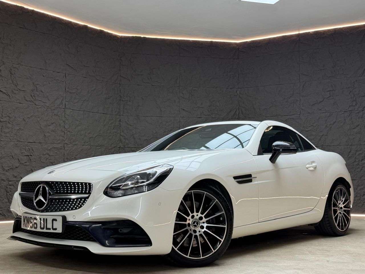 A 2016 MERCEDES-BENZ SLC 2.1 SLC250d AMG Line Convertible 2dr Diesel G-Tronic Euro 6 (s/s) (204 ps) A 2016 MERCEDES-BENZ SLC 2.1 SLC250d AMG Line Convertible 2dr Diesel G-Tronic Euro 6 (s/s) (204 ps)