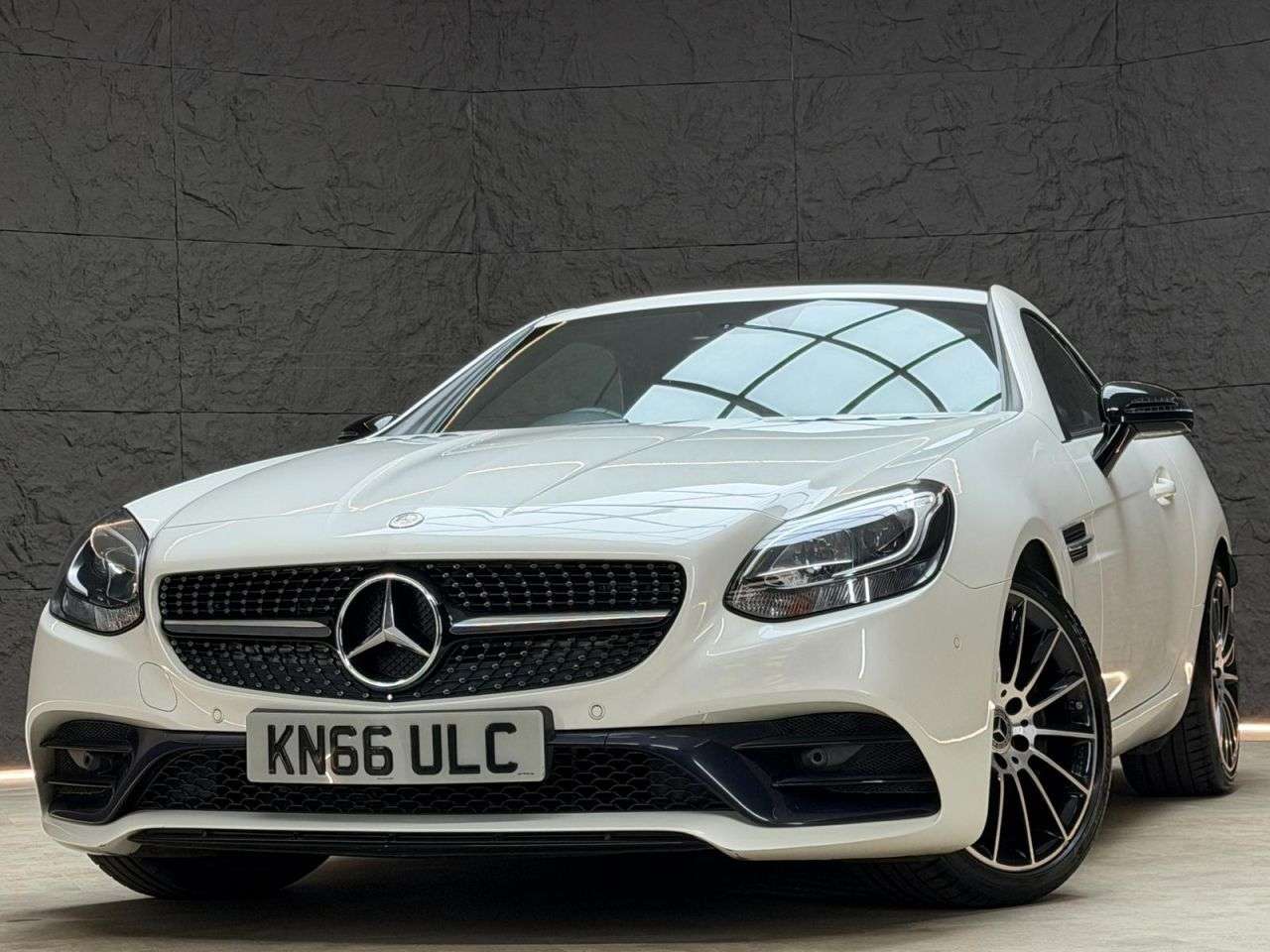A 2016 MERCEDES-BENZ SLC 2.1 SLC250d AMG Line Convertible 2dr Diesel G-Tronic Euro 6 (s/s) (204 ps) A 2016 MERCEDES-BENZ SLC 2.1 SLC250d AMG Line Convertible 2dr Diesel G-Tronic Euro 6 (s/s) (204 ps)