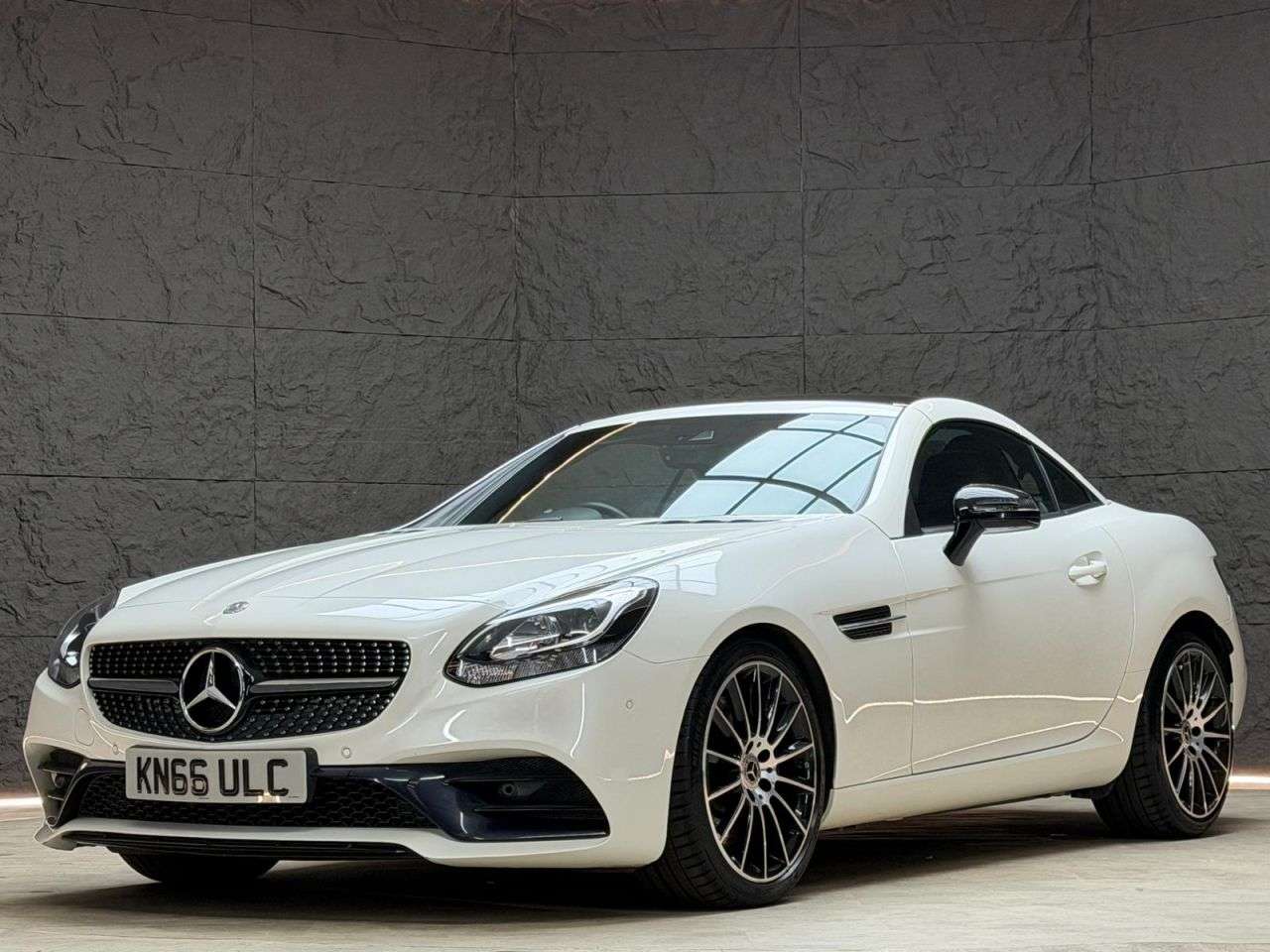 A 2016 MERCEDES-BENZ SLC 2.1 SLC250d AMG Line Convertible 2dr Diesel G-Tronic Euro 6 (s/s) (204 ps) A 2016 MERCEDES-BENZ SLC 2.1 SLC250d AMG Line Convertible 2dr Diesel G-Tronic Euro 6 (s/s) (204 ps)