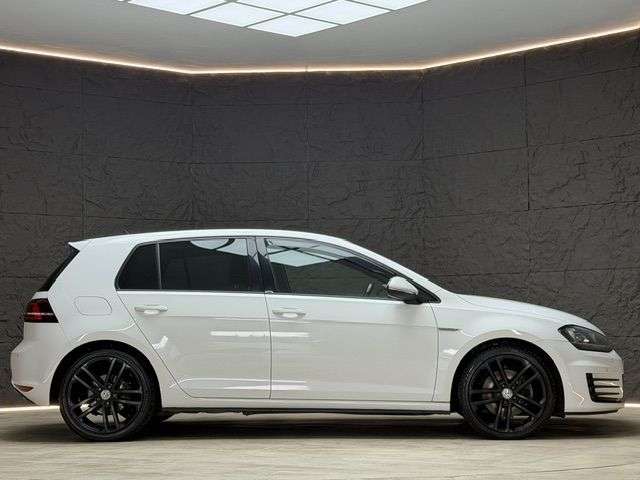 A 2015 VOLKSWAGEN GOLF 2.0 TDI BlueMotion Tech GTD Hatchback 5dr Diesel Manual Euro 6 (s/s) (184 p A 2015 VOLKSWAGEN GOLF 2.0 TDI BlueMotion Tech GTD Hatchback 5dr Diesel Manual Euro 6 (s/s) (184 p