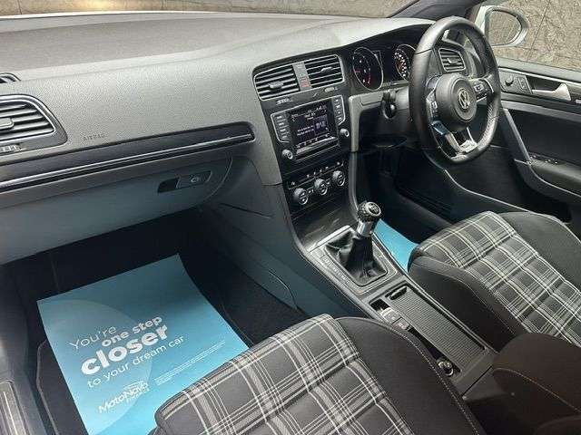 2015 VOLKSWAGEN GOLF 2015 VOLKSWAGEN GOLF