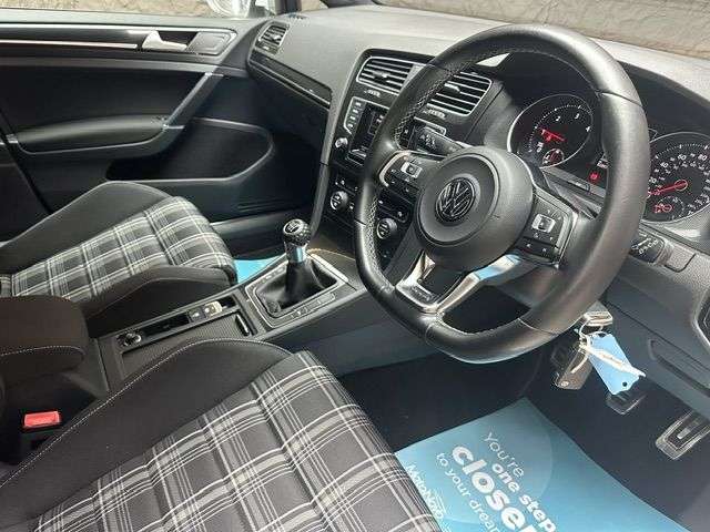 2015 VOLKSWAGEN GOLF 2015 VOLKSWAGEN GOLF