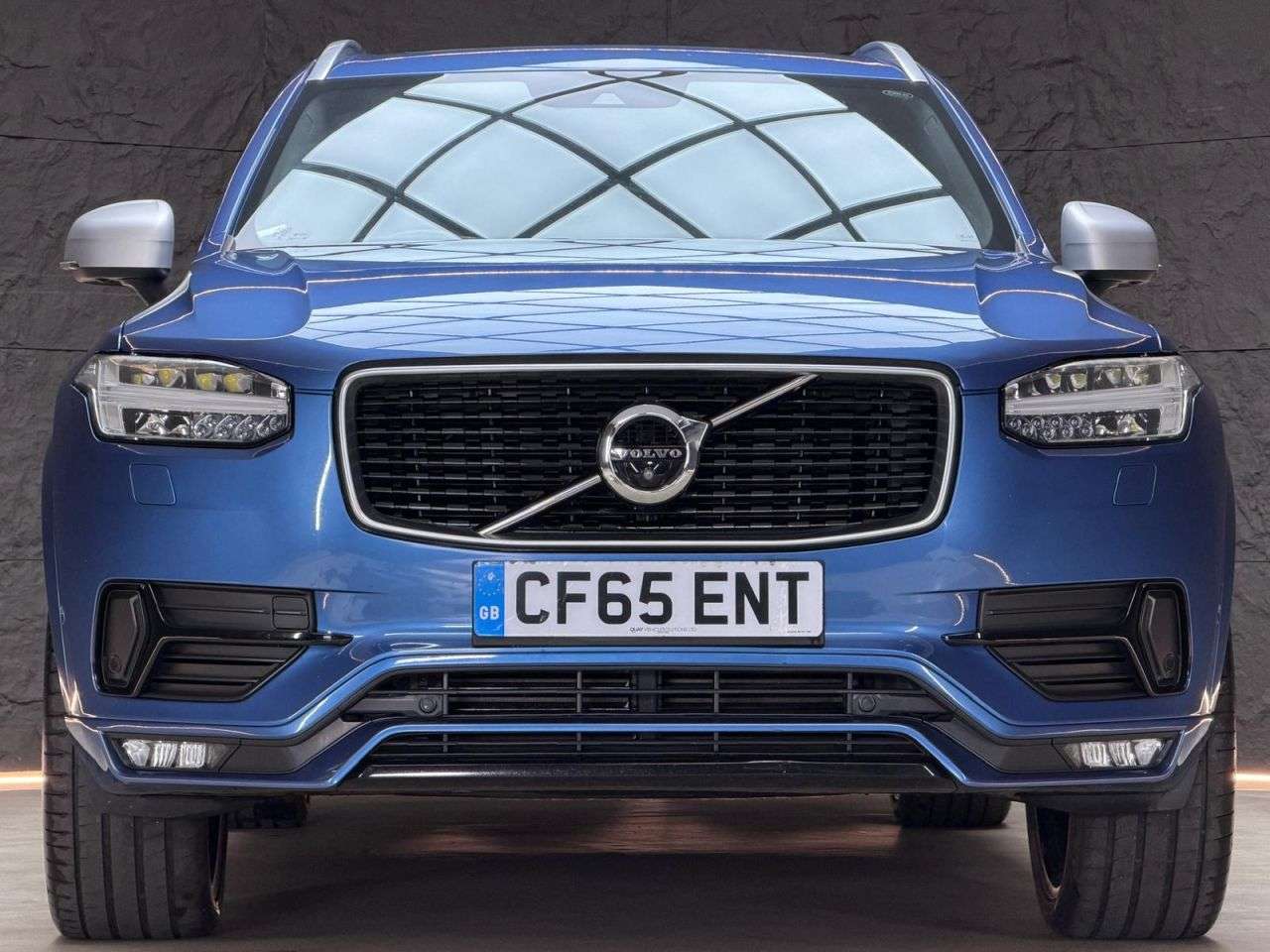 A 2016 VOLVO XC90 2.0 D5 R-Design SUV 5dr Diesel Geartronic 4WD Euro 6 (s/s) (225 ps) XENIUM A 2016 VOLVO XC90 2.0 D5 R-Design SUV 5dr Diesel Geartronic 4WD Euro 6 (s/s) (225 ps) XENIUM
