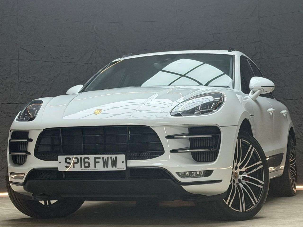 2016 PORSCHE MACAN 2016 PORSCHE MACAN
