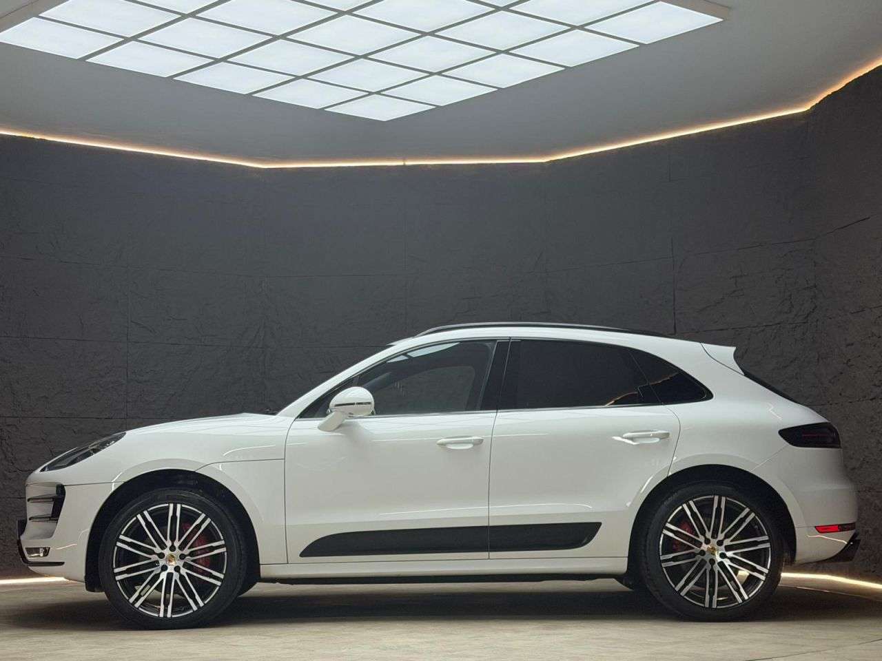 2016 PORSCHE MACAN 2016 PORSCHE MACAN