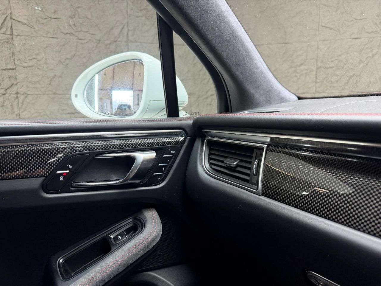 2016 PORSCHE MACAN 2016 PORSCHE MACAN
