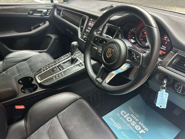 2016 PORSCHE MACAN 2016 PORSCHE MACAN