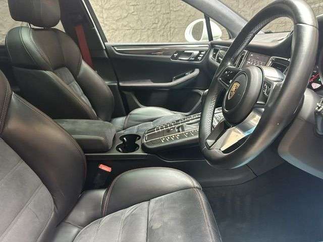 2016 PORSCHE MACAN 2016 PORSCHE MACAN