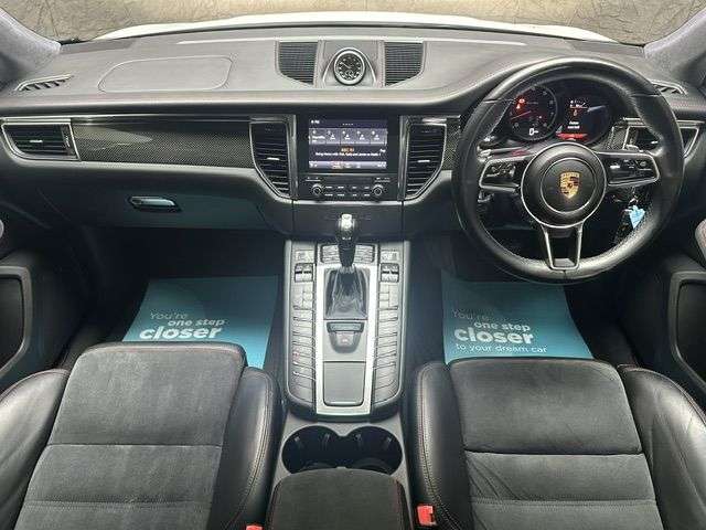 2016 PORSCHE MACAN 2016 PORSCHE MACAN