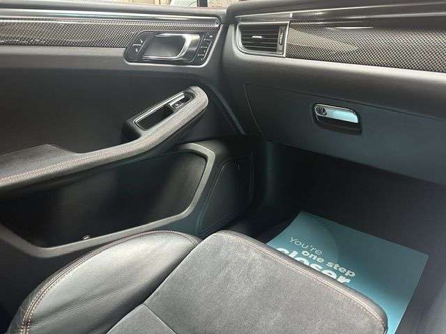 2016 PORSCHE MACAN 2016 PORSCHE MACAN