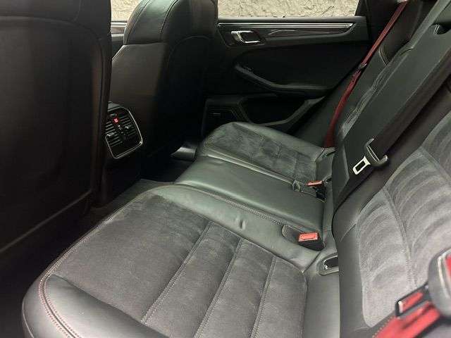 2016 PORSCHE MACAN 2016 PORSCHE MACAN