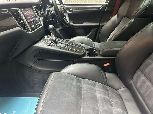 2016 PORSCHE MACAN 2016 PORSCHE MACAN