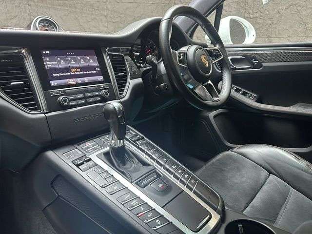 2016 PORSCHE MACAN 2016 PORSCHE MACAN