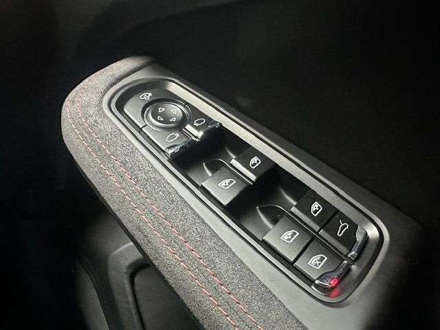 2016 PORSCHE MACAN 2016 PORSCHE MACAN