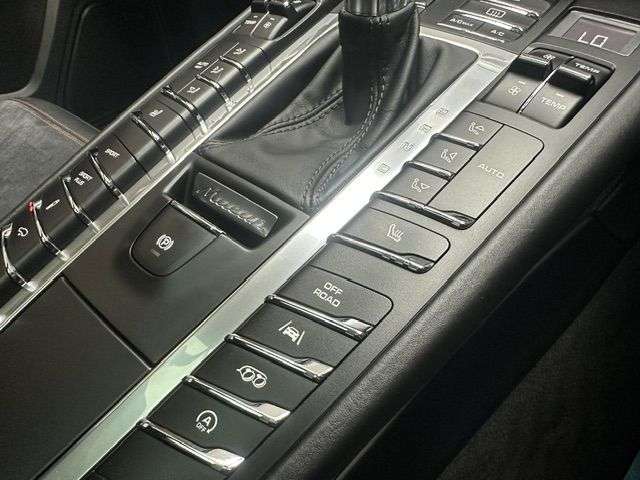 2016 PORSCHE MACAN 2016 PORSCHE MACAN
