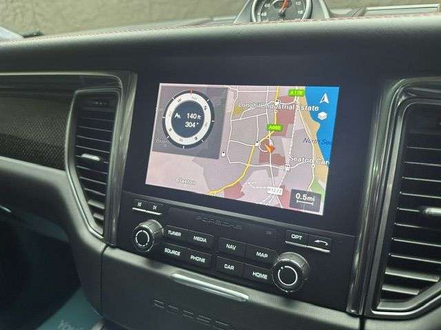 2016 PORSCHE MACAN 2016 PORSCHE MACAN