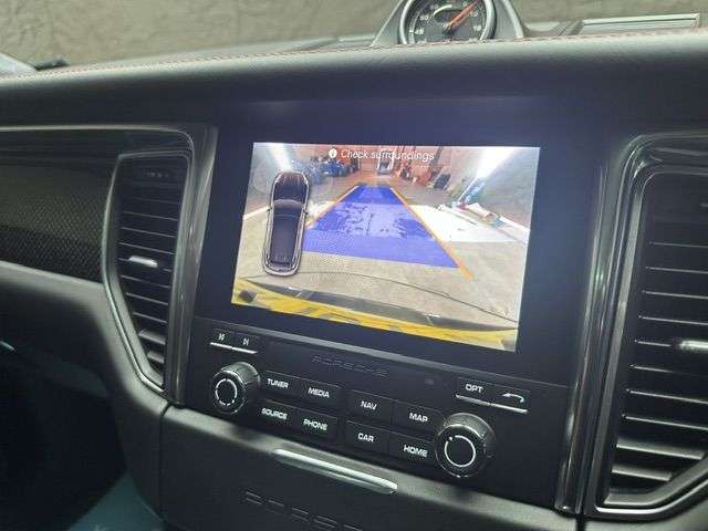 2016 PORSCHE MACAN 2016 PORSCHE MACAN