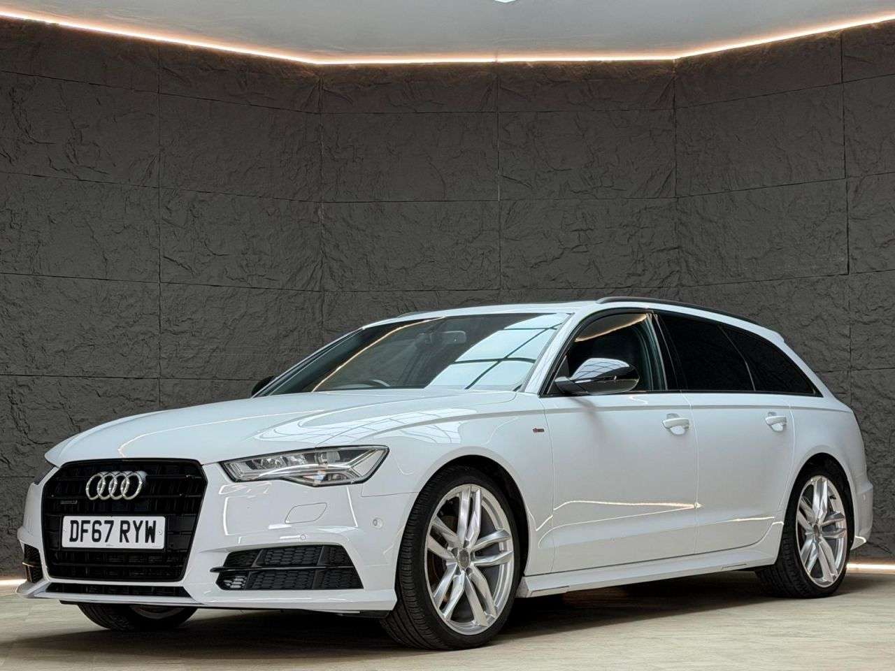 A 2018 AUDI A6 AVANT 2.0 TDI Black Edition Estate 5dr Diesel S Tronic quattro Euro 6 (s/s) (190 A 2018 AUDI A6 AVANT 2.0 TDI Black Edition Estate 5dr Diesel S Tronic quattro Euro 6 (s/s) (190