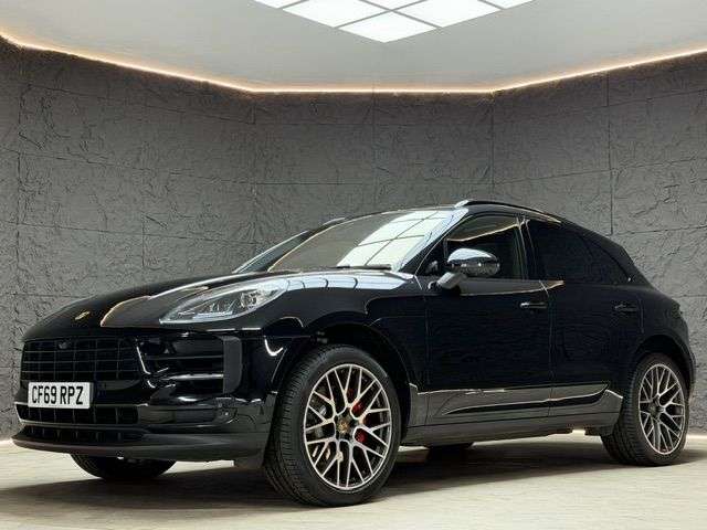 A 2019 PORSCHE MACAN 3.0T V6 S SUV 5dr Petrol PDK 4WD Euro 6 (s/s) (354 ps) ** FULL PORSCHE SERV A 2019 PORSCHE MACAN 3.0T V6 S SUV 5dr Petrol PDK 4WD Euro 6 (s/s) (354 ps) ** FULL PORSCHE SERV