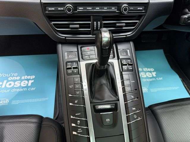 2019 PORSCHE MACAN 2019 PORSCHE MACAN