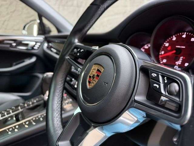 2019 PORSCHE MACAN 2019 PORSCHE MACAN