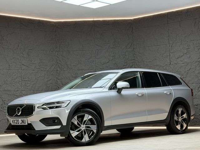 A 2020 VOLVO V60 CROSS COUNTRY 2.0 D4 Plus Estate 5dr Diesel Auto AWD Euro 6 (s/s) (190 ps) FSH, SUNROOF, A 2020 VOLVO V60 CROSS COUNTRY 2.0 D4 Plus Estate 5dr Diesel Auto AWD Euro 6 (s/s) (190 ps) FSH, SUNROOF,