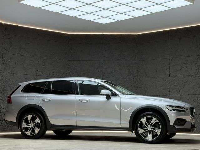 2020 VOLVO V60 CROSS COUNTRY 2020 VOLVO V60 CROSS COUNTRY