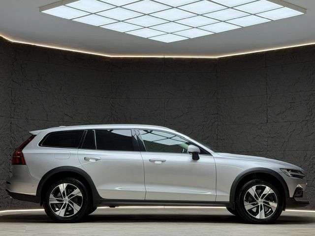 2020 VOLVO V60 CROSS COUNTRY 2020 VOLVO V60 CROSS COUNTRY
