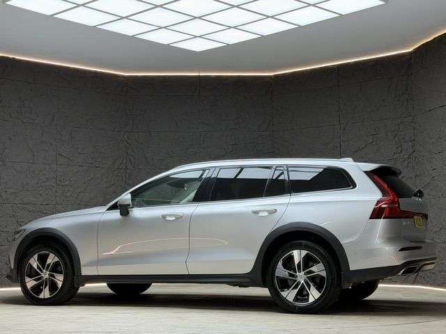 2020 VOLVO V60 CROSS COUNTRY 2020 VOLVO V60 CROSS COUNTRY